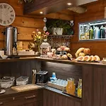 & Wellness Zorhill ゲストハウス Ždiar
